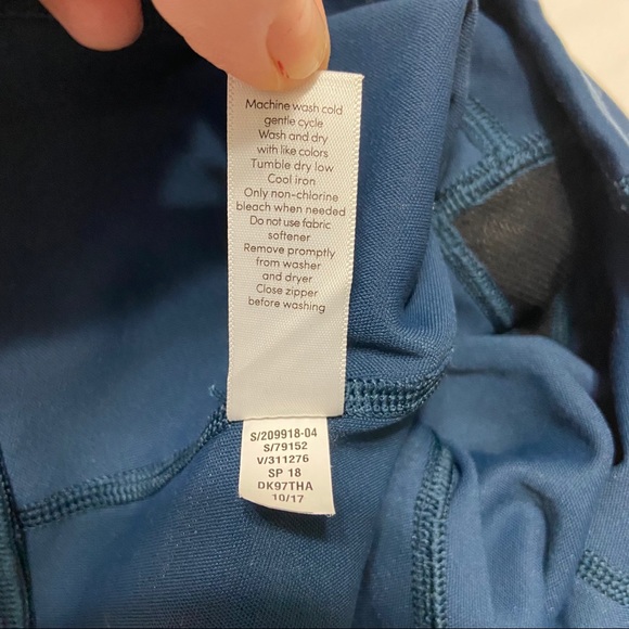 Athleta Up For Anything Capri Leggings Small Tall - Picture 6 of 10